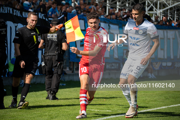 Maksymilian Hebel and Patrik Misak play during the game between Hutnik Krakow and Resovia Rzeszow in Krakow, Poland, on September 22, 2024....