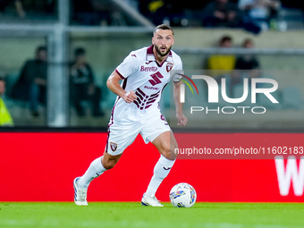 Sebastian Walukiewicz of Torino FC during the Serie A Enilive match between Hellas Verona and Torino FC at Stadio Marcantonio Bentegodi on S...