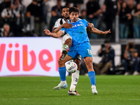 Gleison Bremer of Juventus fights for the ball with Giovanni Simeone of SSC Napoli during the Serie A match between Juventus and Napoli at A...