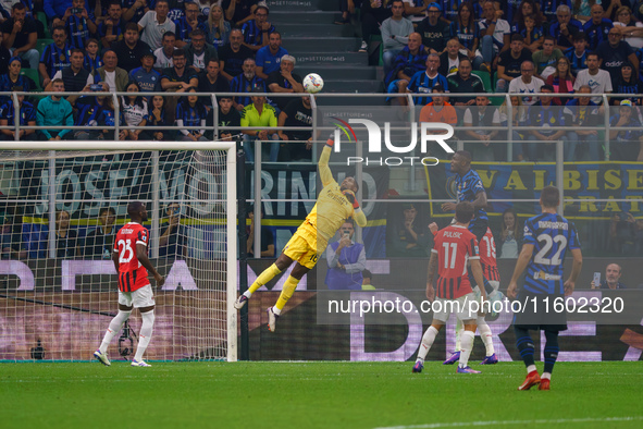 Mike Maignan during FC Internazionale against AC Milan, Serie A, at Giuseppe Meazza Stadium in Milan, Italy, on September 22, 2024. 