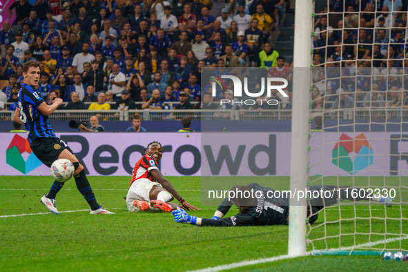 Rafael Leao and Yann Sommer during FC Internazionale against AC Milan, Serie A, at Giuseppe Meazza Stadium in Milan, Italy, on September 22,...