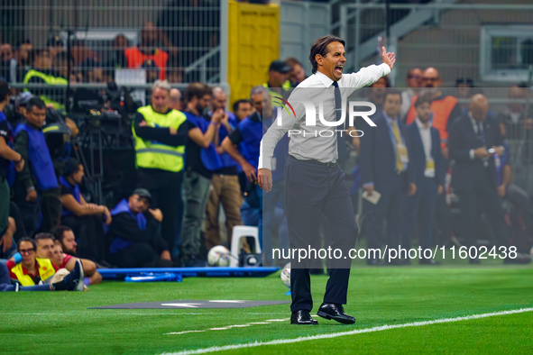 Simone Inzaghi, Head Coach of FC Inter, during the match between FC Internazionale and AC Milan, Serie A, at Giuseppe Meazza Stadium in Mila...