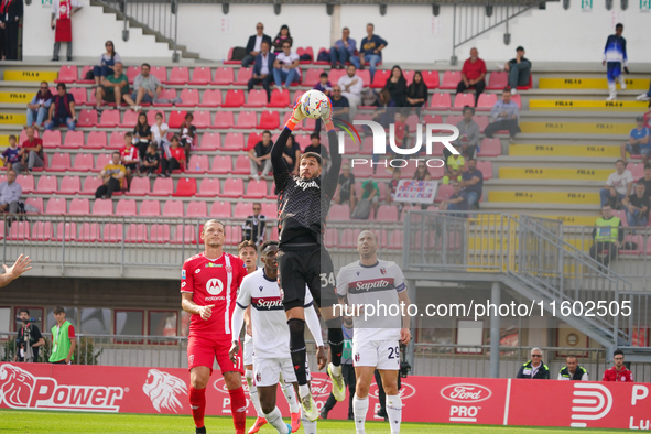 Federico Ravaglia participates in the match between AC Monza and Bologna FC 1909, Serie A, at U-Power Stadium in Monza, Italy, on September...