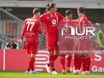 Milan Djuric celebrates the goal with his teammates during the match between AC Monza and Bologna FC 1909, Serie A, at U-Power Stadium in Mo...