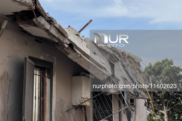 People dig through the rubble of a building that collapses in Saviano, near Naples, on Sunday morning. According to initial reconstructions,...