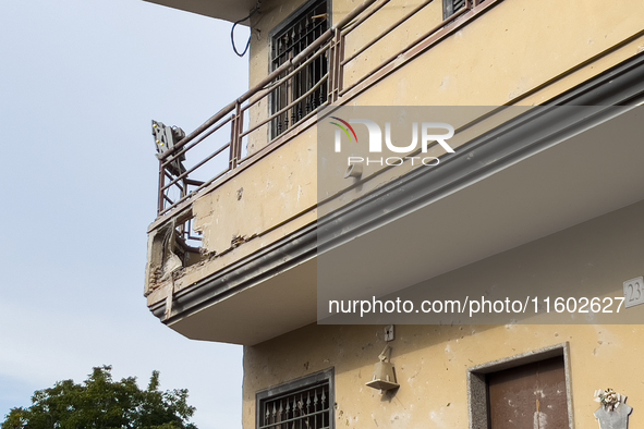 People dig through the rubble of a building that collapses in Saviano, near Naples, on Sunday morning. According to initial reconstructions,...