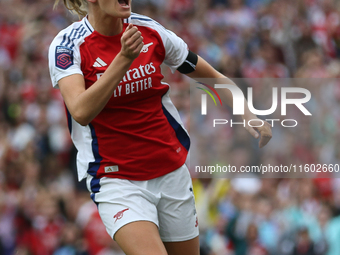 Frida Maanum celebrates her goal against Manchester City in the Barclays FA Women's Super League match between Arsenal and Manchester City a...