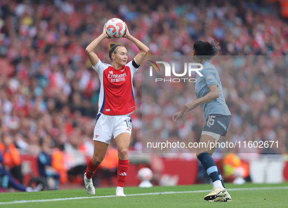 Caitlin Ford wins the throw-in during the Barclays FA Women's Super League match between Arsenal and Manchester City at the Emirates Stadium...