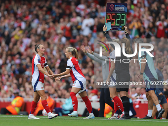 Caitlin Ford comes off for Beth Mead during the Barclays FA Women's Super League match between Arsenal and Manchester City at the Emirates S...