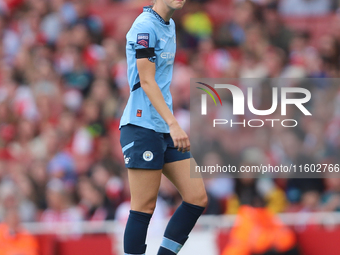 Vivianne Miedema looks at the Arsenal fans tearfully as she is substituted during the Barclays FA Women's Super League match between Arsenal...