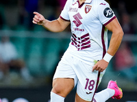 Che' Adams of Torino FC celebrates after scoring third goal during the Serie A Enilive match between Hellas Verona and Torino FC at Stadio M...