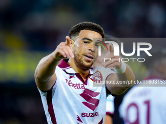 Che' Adams of Torino FC celebrates after scoring third goal during the Serie A Enilive match between Hellas Verona and Torino FC at Stadio M...