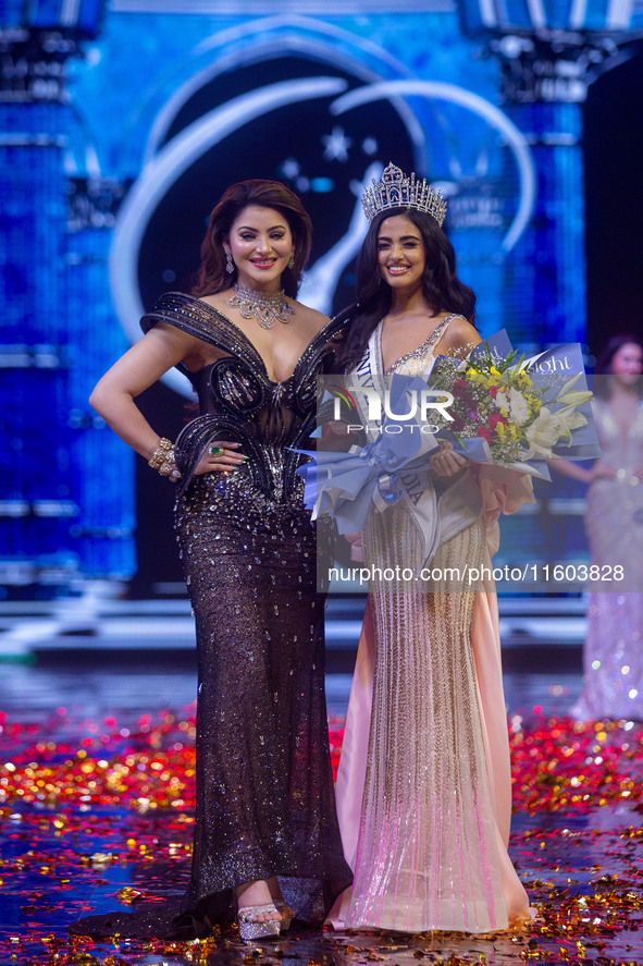 In Jaipur, Rajasthan, India, on September 22, 2024, Miss Universe India 2015 and Bollywood actor Urvashi Rautela crowns Rhea Singha as Miss...