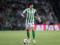 Hector Bellerin of Real Betis runs with the ball during the La Liga EA Sports match between Real Betis and RCD Mallorca at Benito Villamarin...