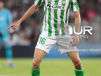 Sergi Altimira of Real Betis controls the ball during the La Liga EA Sports match between Real Betis and RCD Mallorca at Benito Villamarin i...