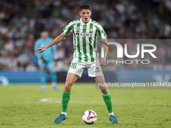 Sergi Altimira of Real Betis controls the ball during the La Liga EA Sports match between Real Betis and RCD Mallorca at Benito Villamarin i...