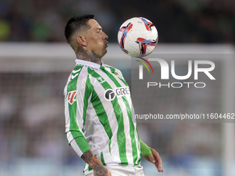 Chimy Avila of Real Betis controls the ball during the La Liga EA Sports match between Real Betis and RCD Mallorca at Benito Villamarin in S...