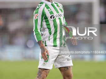 Chimy Avila of Real Betis controls the ball during the La Liga EA Sports match between Real Betis and RCD Mallorca at Benito Villamarin in S...