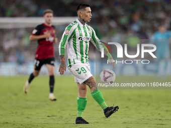 Chimy Avila of Real Betis controls the ball during the La Liga EA Sports match between Real Betis and RCD Mallorca at Benito Villamarin in S...