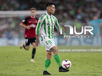 Chimy Avila of Real Betis controls the ball during the La Liga EA Sports match between Real Betis and RCD Mallorca at Benito Villamarin in S...