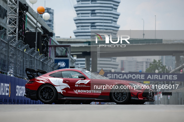 The Mercedes AMG Safety Car participates in the Formula 1 Singapore Grand Prix 2024 on the Marina Bay Circuit in Singapore from September 19...