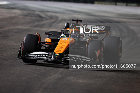 Oscar Piastri of the McLaren F1 Team MCL38 participates in the Formula 1 Singapore Grand Prix 2024 on the Marina Bay Circuit in Singapore fr...