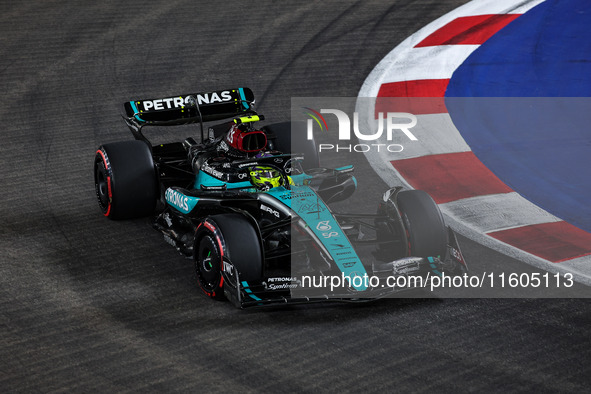 Lewis Hamilton of the Mercedes AMG F1 Team W15 competes during the Formula 1 Singapore Grand Prix 2024 on the Marina Bay Circuit in Singapor...