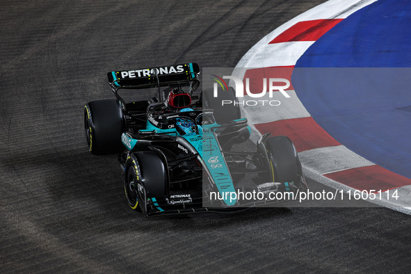 George Russell of the Mercedes AMG F1 Team W15 competes during the Formula 1 Singapore Grand Prix 2024 on the Marina Bay Circuit in Singapor...