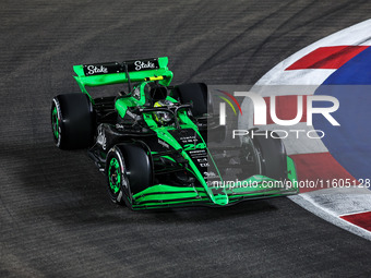 Guanyu Zhou of Stake F1 Team drives the Sauber C44 during the Formula 1 Singapore Grand Prix 2024 on the Marina Bay Circuit in Singapore, fr...