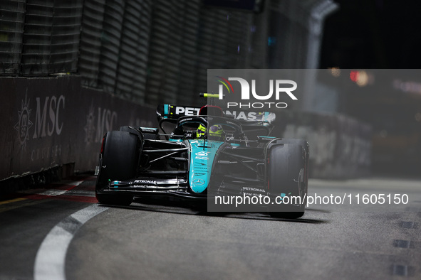 Lewis Hamilton of the Mercedes AMG F1 Team W15 competes during the Formula 1 Singapore Grand Prix 2024 on the Marina Bay Circuit in Singapor...