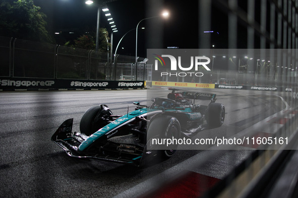 George Russell of the Mercedes AMG F1 Team W15 competes during the Formula 1 Singapore Grand Prix 2024 on the Marina Bay Circuit in Singapor...