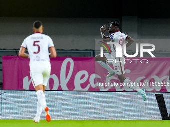 Duvan Zapata of Torino FC celebrates after scoring second goal during the Serie A Enilive match between Hellas Verona and Torino FC at Stadi...