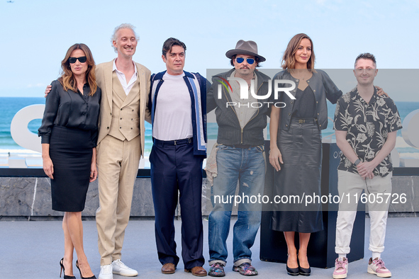 Johnny Depp attends the photocall of ''Modi, Three Days on the Wing of Madness'' during the 72nd San Sebastian International Film Festival. 