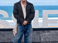 Johnny Depp attends the photocall of ''Modi, Three Days on the Wing of Madness'' during the 72nd San Sebastian International Film Festival i...