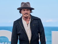 Johnny Depp attends the photocall of ''Modi, Three Days on the Wing of Madness'' during the 72nd San Sebastian International Film Festival i...