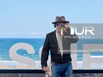 Johnny Depp attends the photocall of ''Modi, Three Days on the Wing of Madness'' during the 72nd San Sebastian International Film Festival i...