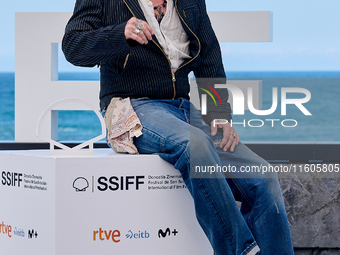 Johnny Depp attends the photocall of ''Modi, Three Days on the Wing of Madness'' during the 72nd San Sebastian International Film Festival i...