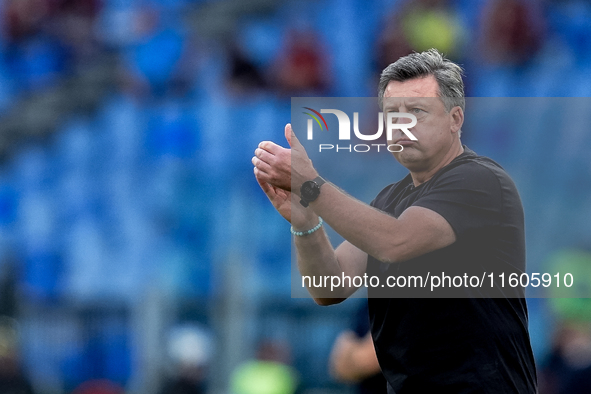 Kosta Runjaic head coach of Udinese Calcio gestures during the Serie A Enilive match between AS Roma and Udinese Calcio at Stadio Olimpico o...