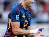 Artem Dovbyk of AS Roma looks dejected during the Serie A Enilive match between AS Roma and Udinese Calcio at Stadio Olimpico on September 2...