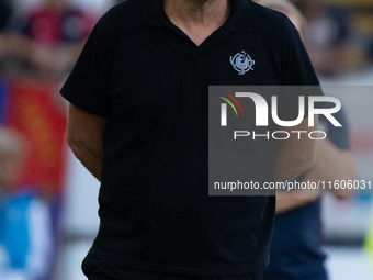 Giovanni Stroppa coaches US Cremonese during the Italy Cup Frecciarossa match between Cagliari Calcio and US Cremonese in Italy, on Septembe...