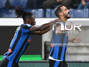 Davide Zappacosta of Atalanta BC celebrates after a goal during the Italian Serie A football match between Atalanta BC and Calcio Como in Be...