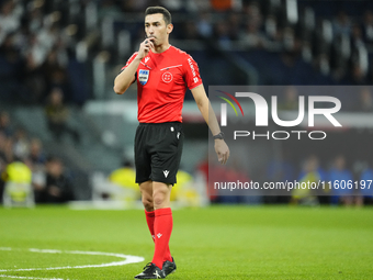 Referee Alejandro Muñiz Ruiz during the La Liga match between Real Madrid CF and Deportivo Alavés at Estadio Santiago Bernabeu on September...