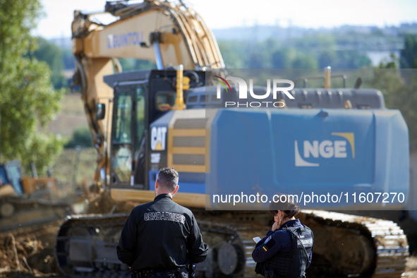 Atosca continues its work at the 'Verger' ZAD under gendarmerie protection. For the fifth day, Gendarmerie and CNAMO try to dislodge 'Ecureu...