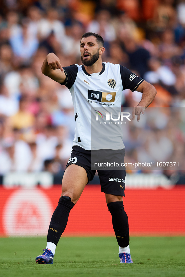 Luis Rioja of Valencia CF reacts during the LaLiga EA Sports match between Valencia CF and CA Osasuna at Mestalla stadium in Valencia, Spain...