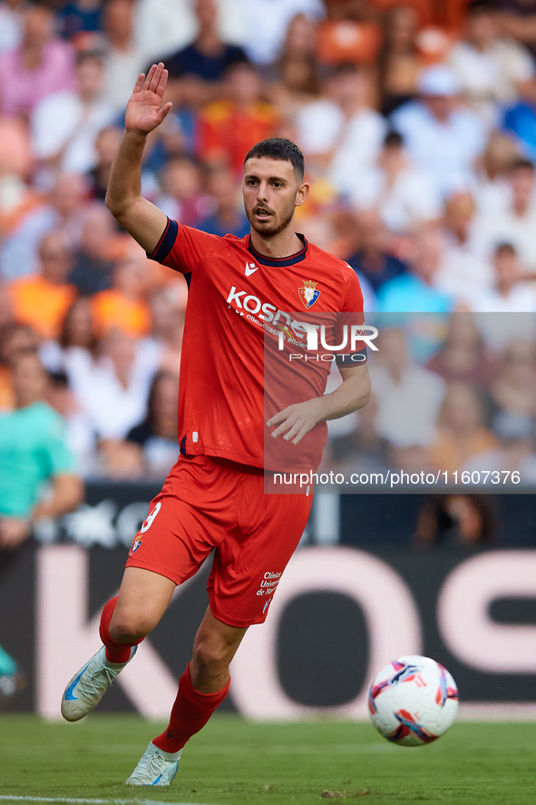 Raul of CA Osasuna reacts during the LaLiga EA Sports match between Valencia CF and CA Osasuna at Mestalla stadium in Valencia, Spain, on Se...