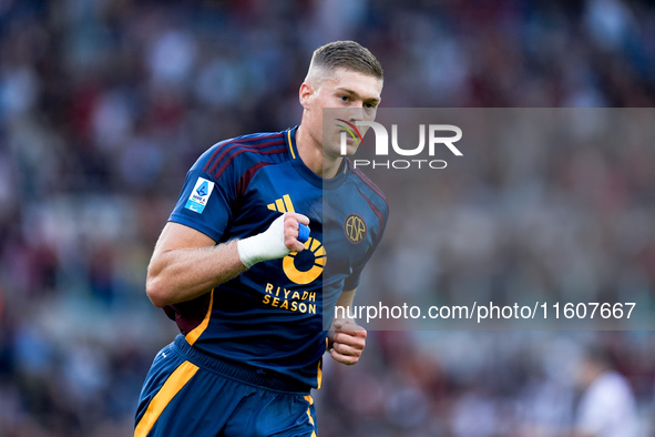 Artem Dovbyk of AS Roma celebrates after scoring first goal during the Serie A Enilive match between AS Roma and Udinese Calcio at Stadio Ol...