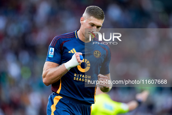 Artem Dovbyk of AS Roma celebrates after scoring first goal during the Serie A Enilive match between AS Roma and Udinese Calcio at Stadio Ol...