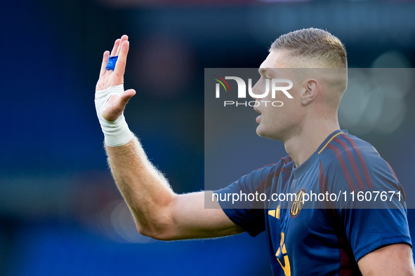 Artem Dovbyk of AS Roma celebrates after scoring first goal during the Serie A Enilive match between AS Roma and Udinese Calcio at Stadio Ol...