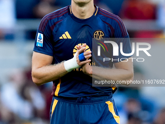 Artem Dovbyk of AS Roma looks dejected during the Serie A Enilive match between AS Roma and Udinese Calcio at Stadio Olimpico on September 2...