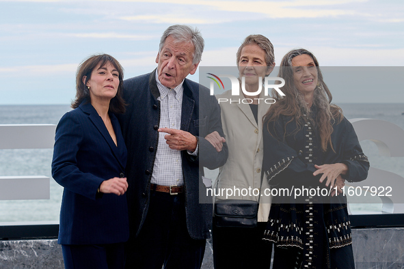 Costa-Gavras, Angela Molina, Charlotte Rampling, Marlyne Canto, and Claude Grande attend the photocall of ''Le Dernier Souffle'' during the...